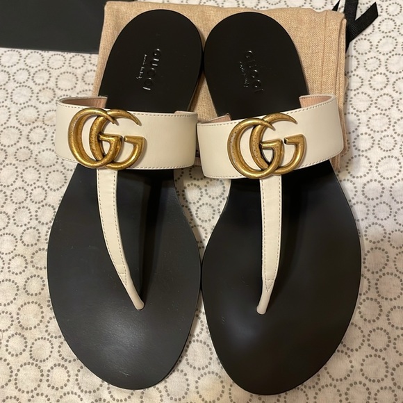 Gucci Cream and Black Sandals with Iconic GG Logo - Picture 4 of 12